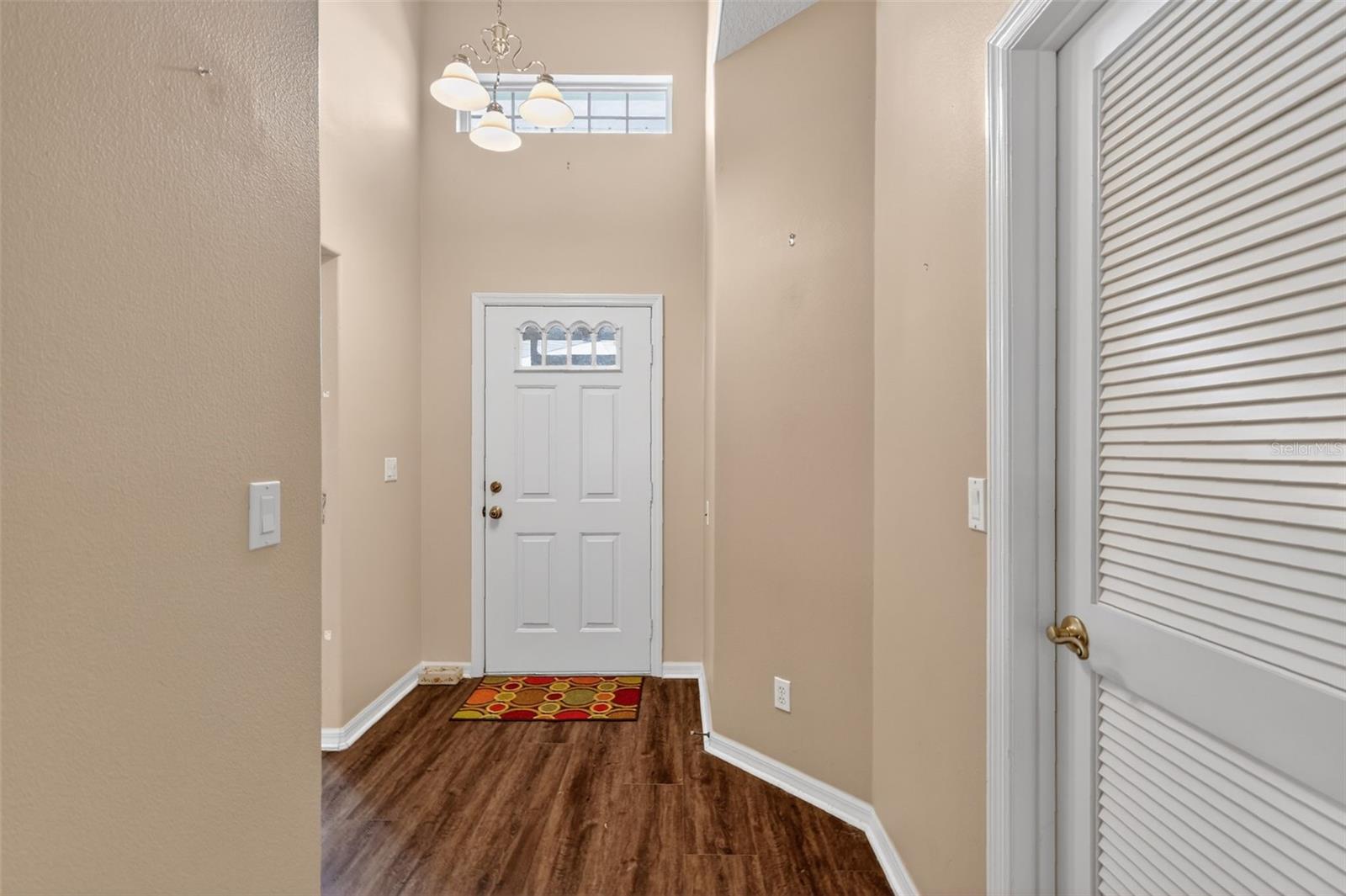 Image 13 of 68 For 21743 King John Street