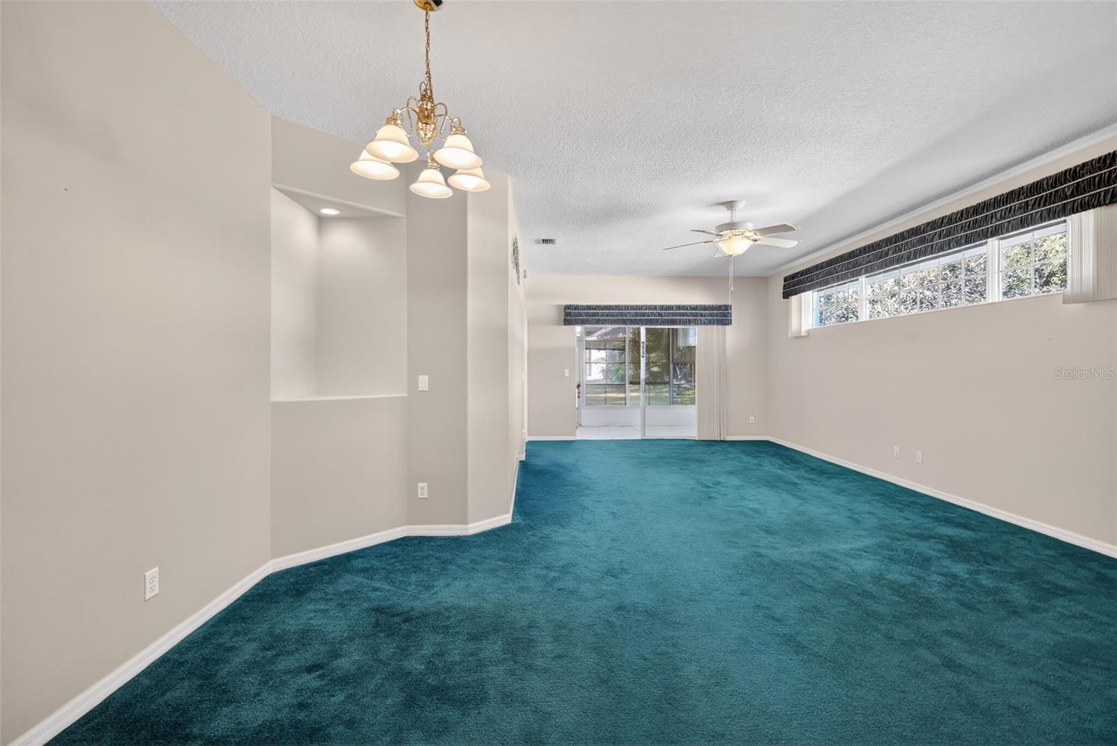 Image 14 of 68 For 21743 King John Street