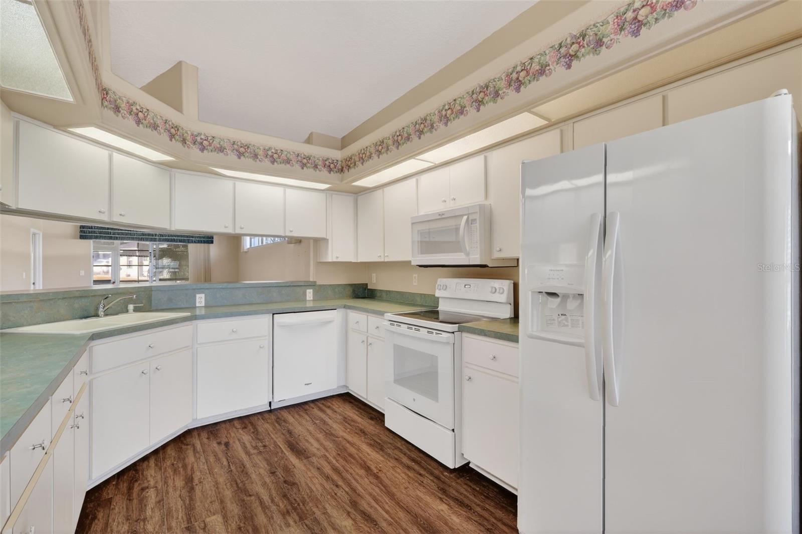 Image 21 of 68 For 21743 King John Street