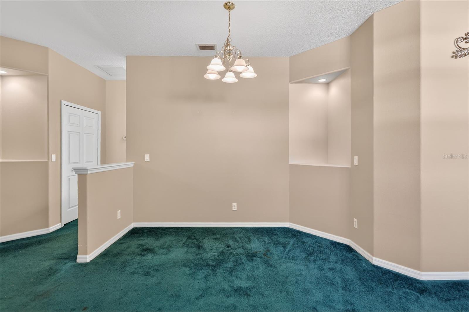 Image 27 of 68 For 21743 King John Street