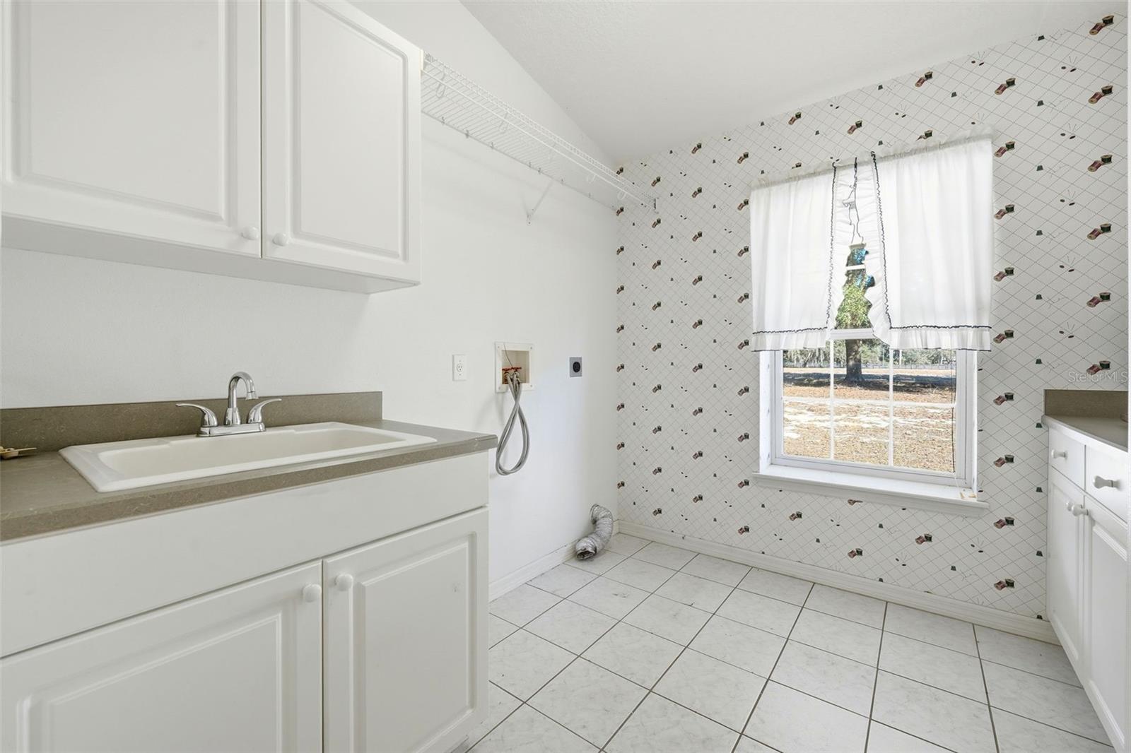 Listing photo id 20 for 36841 Reserve Drive