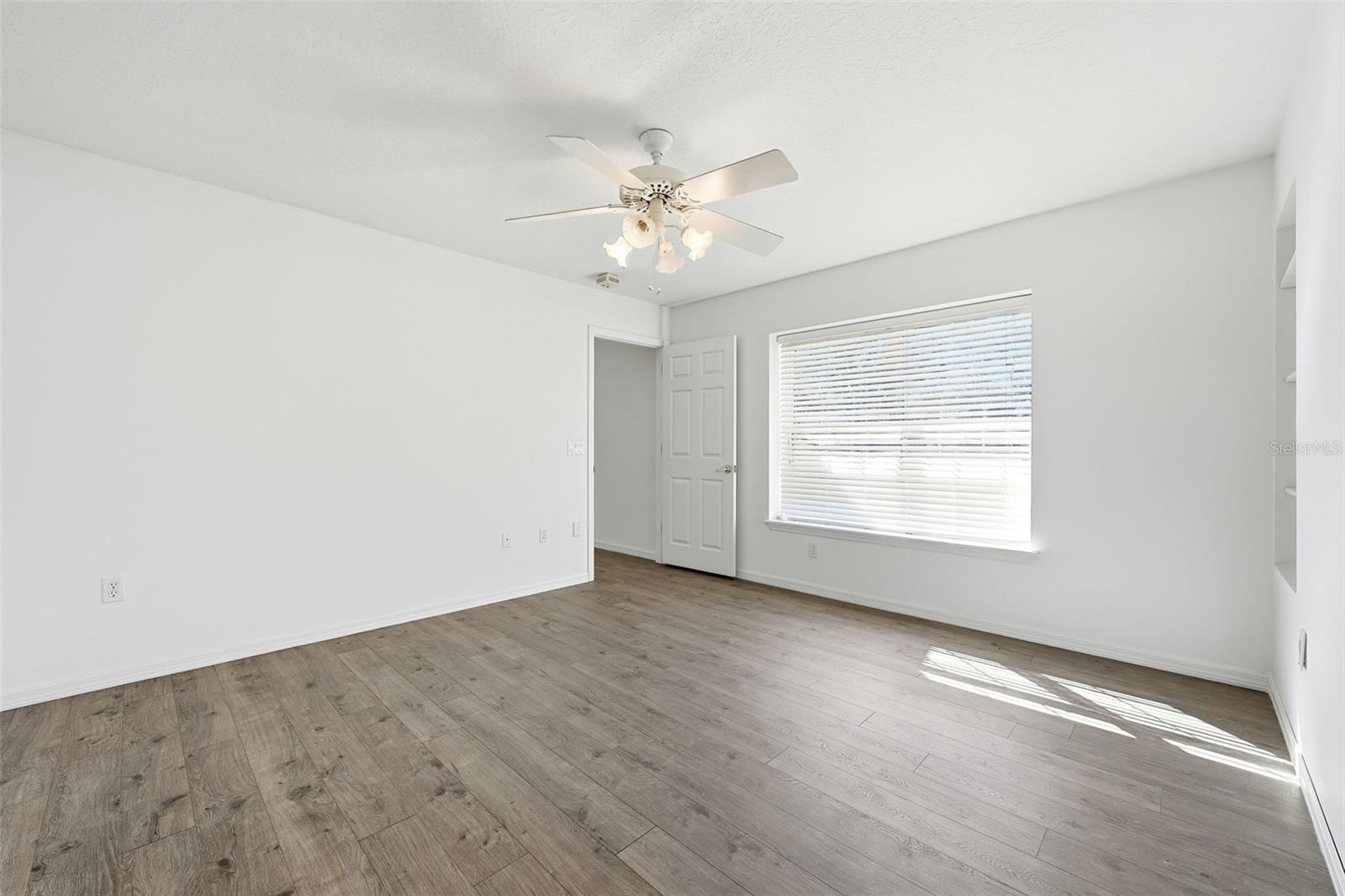 Listing photo id 24 for 36841 Reserve Drive