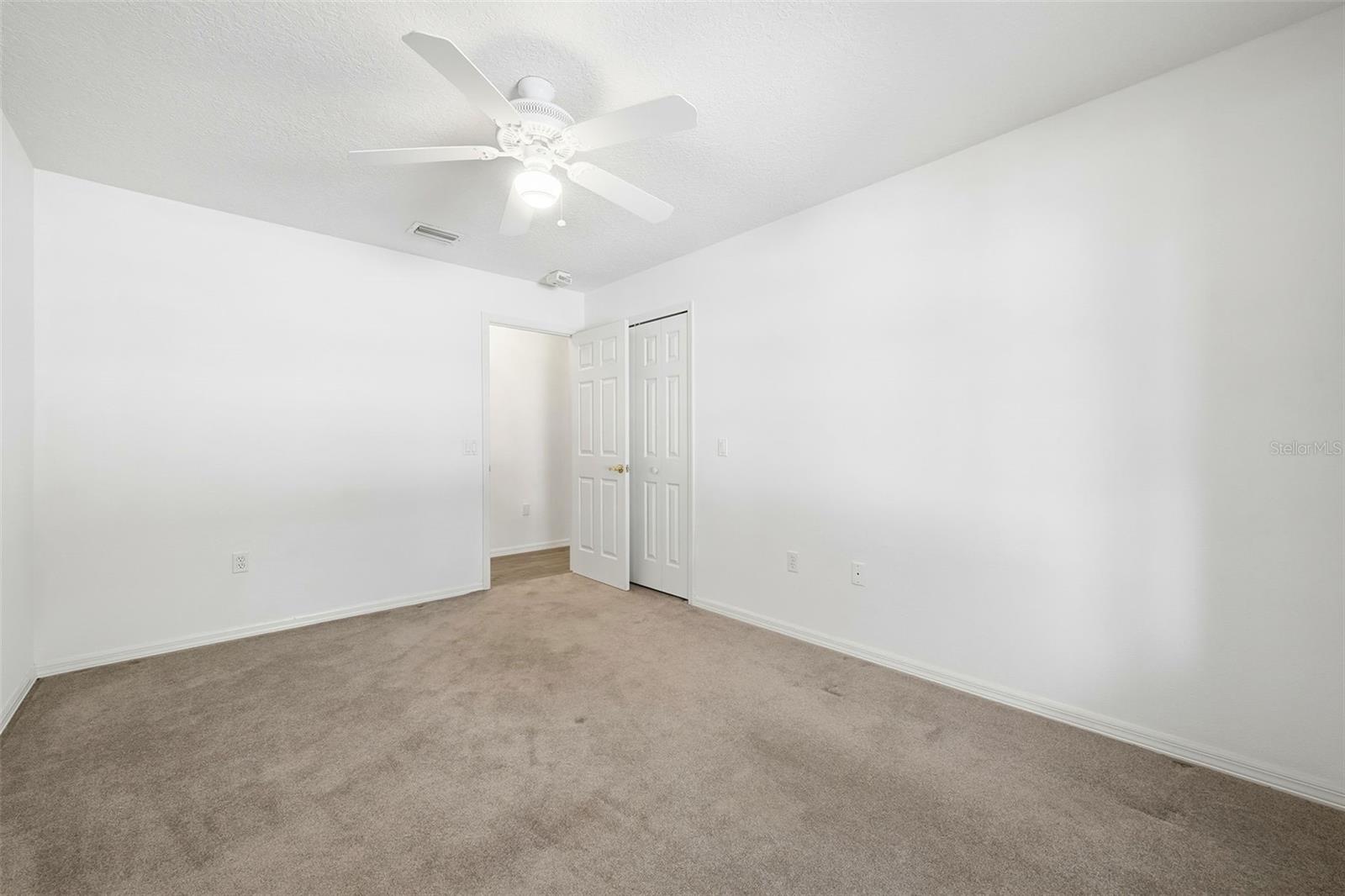 Listing photo id 32 for 36841 Reserve Drive