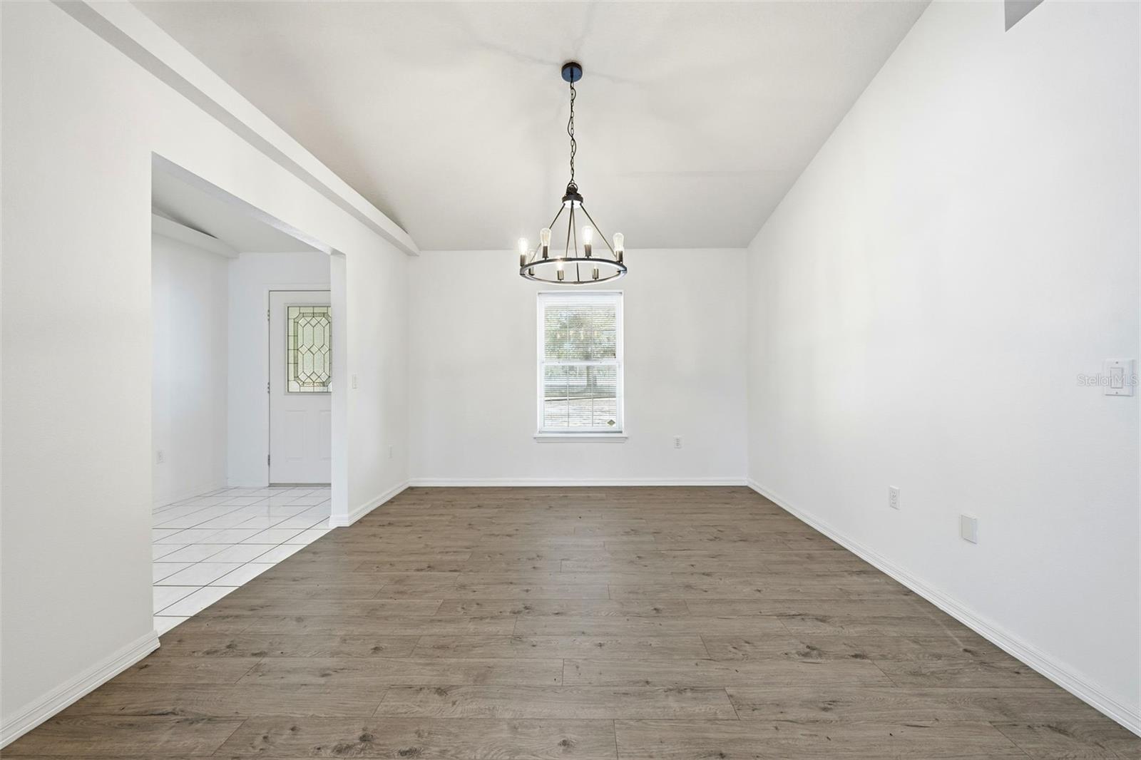 Listing photo id 6 for 36841 Reserve Drive