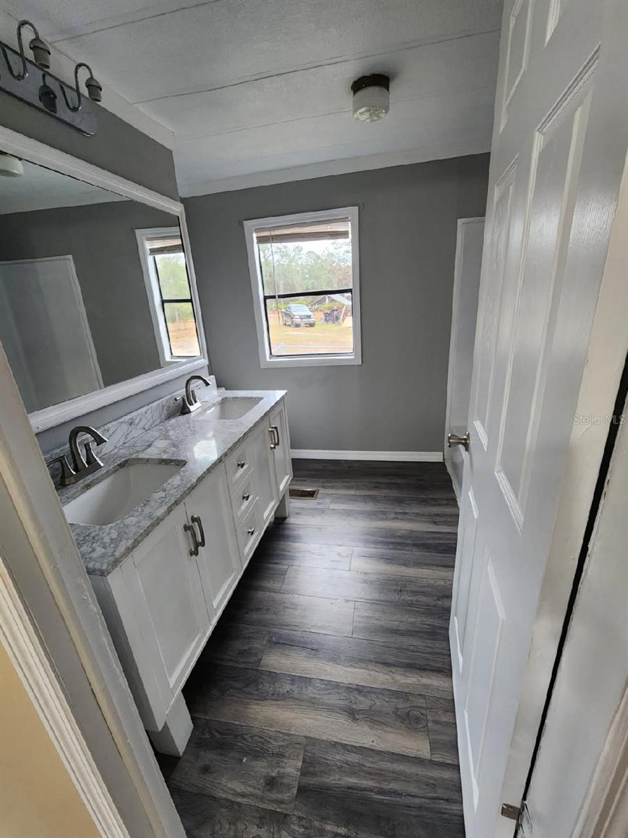 Image 12 of 16 For 5040 Barker Point