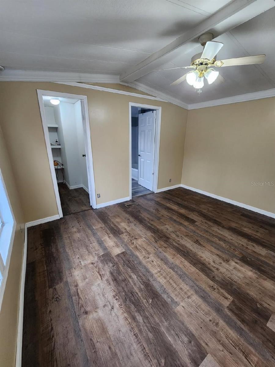 Image 13 of 16 For 5040 Barker Point