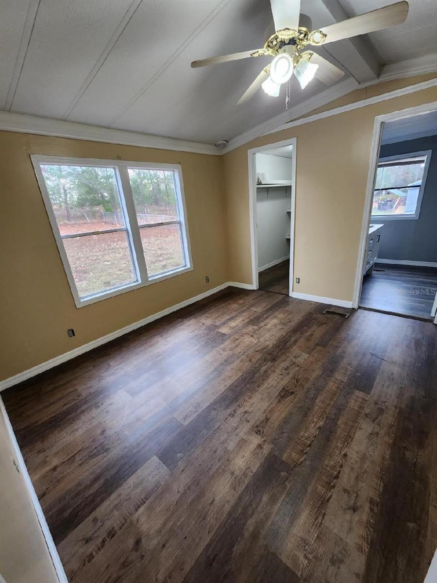 Image 14 of 16 For 5040 Barker Point