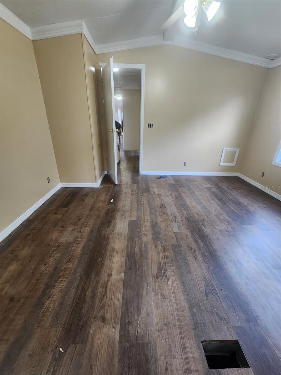 Image 15 of 16 For 5040 Barker Point