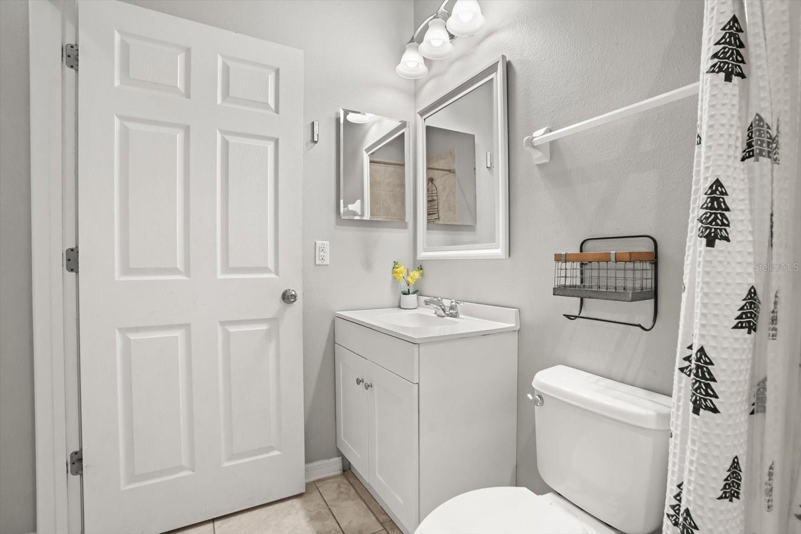 Image 20 of 43 For 3193 Zander Drive