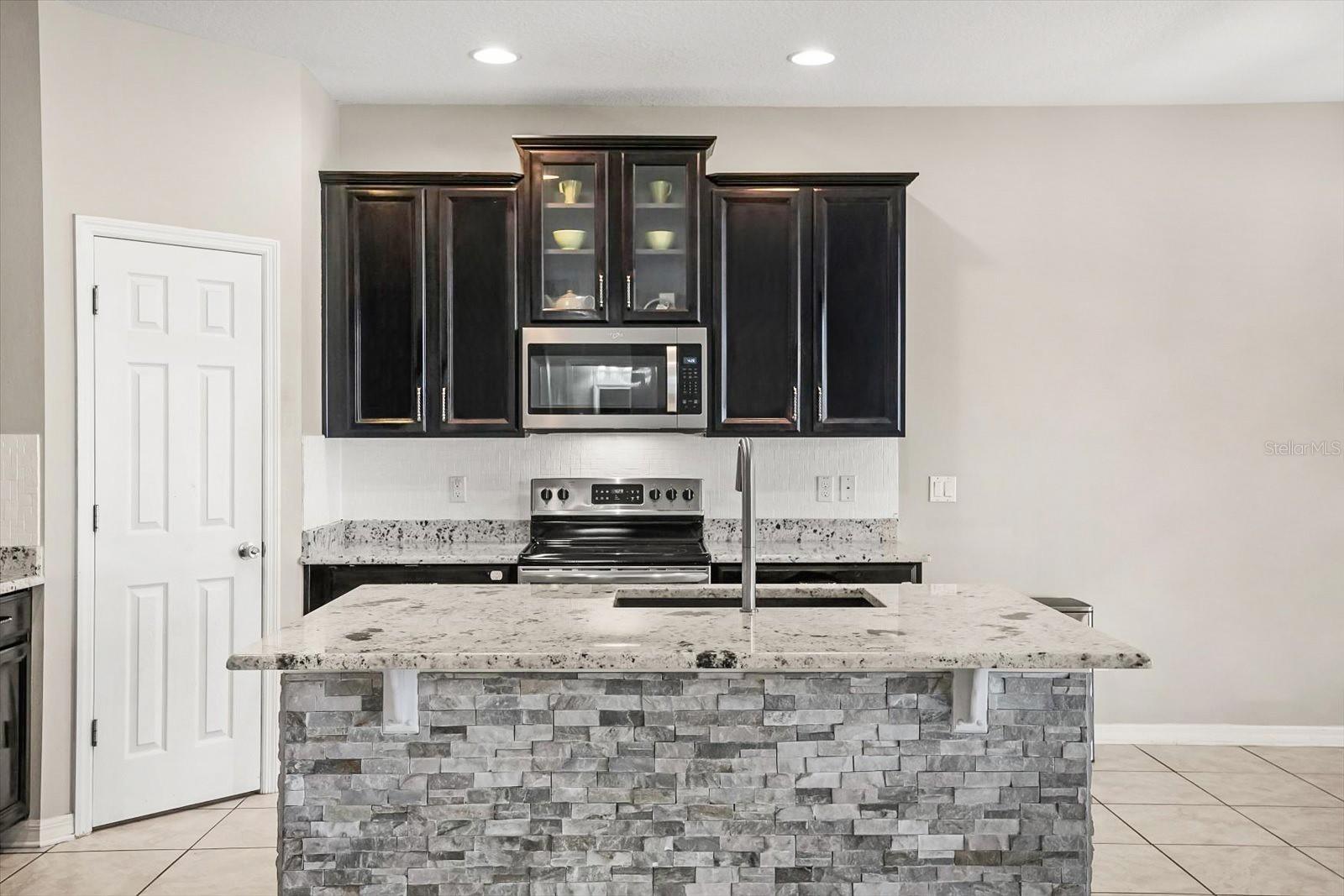 Image 5 of 43 For 3193 Zander Drive