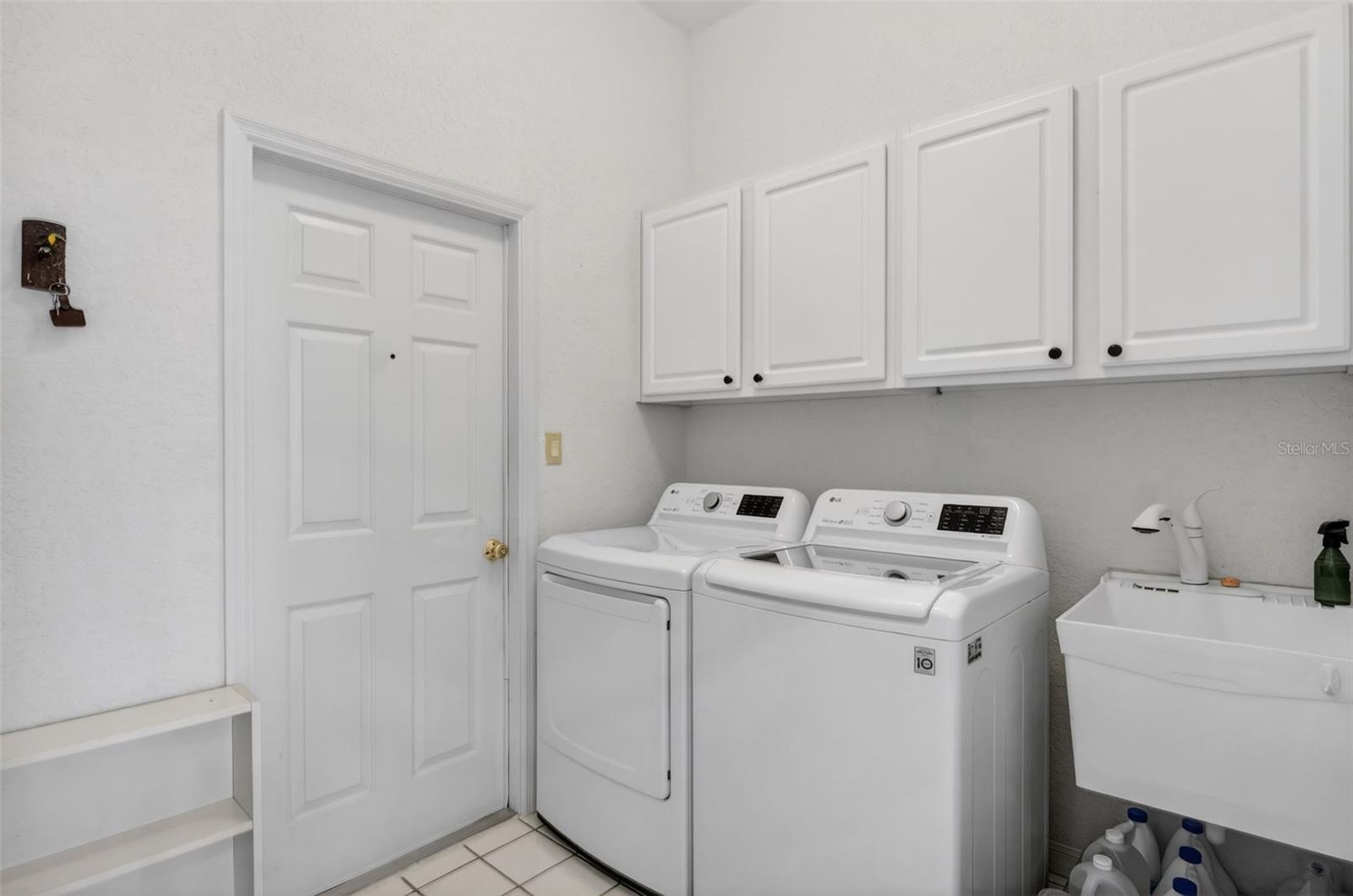 Image 16 of 26 For 365 Via Bianca Drive