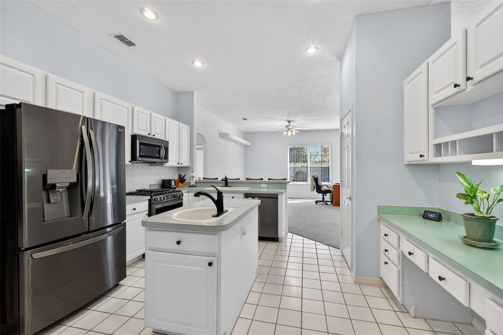 Image 7 of 26 For 365 Via Bianca Drive