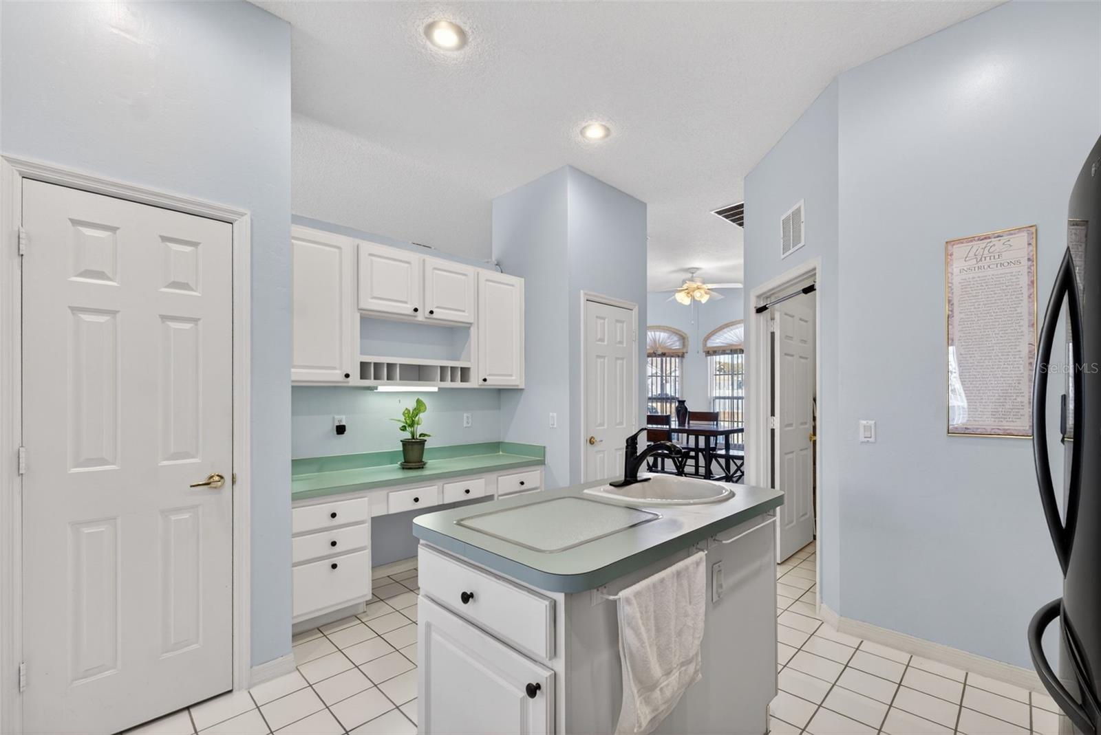 Image 8 of 26 For 365 Via Bianca Drive