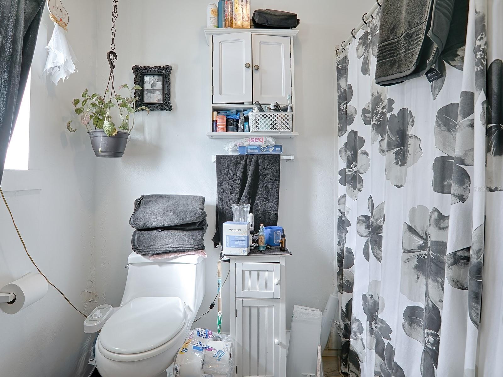 Image 11 of 57 For 422 Citrus Avenue