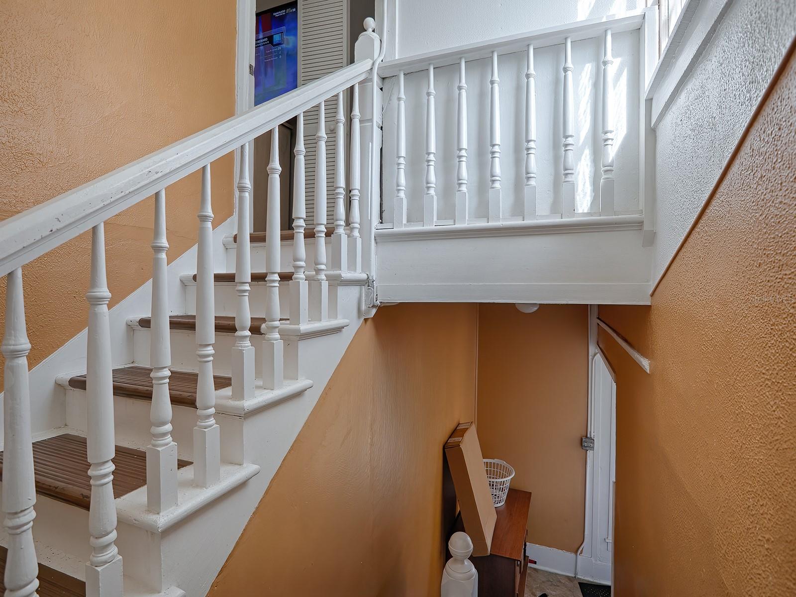 Image 15 of 57 For 422 Citrus Avenue