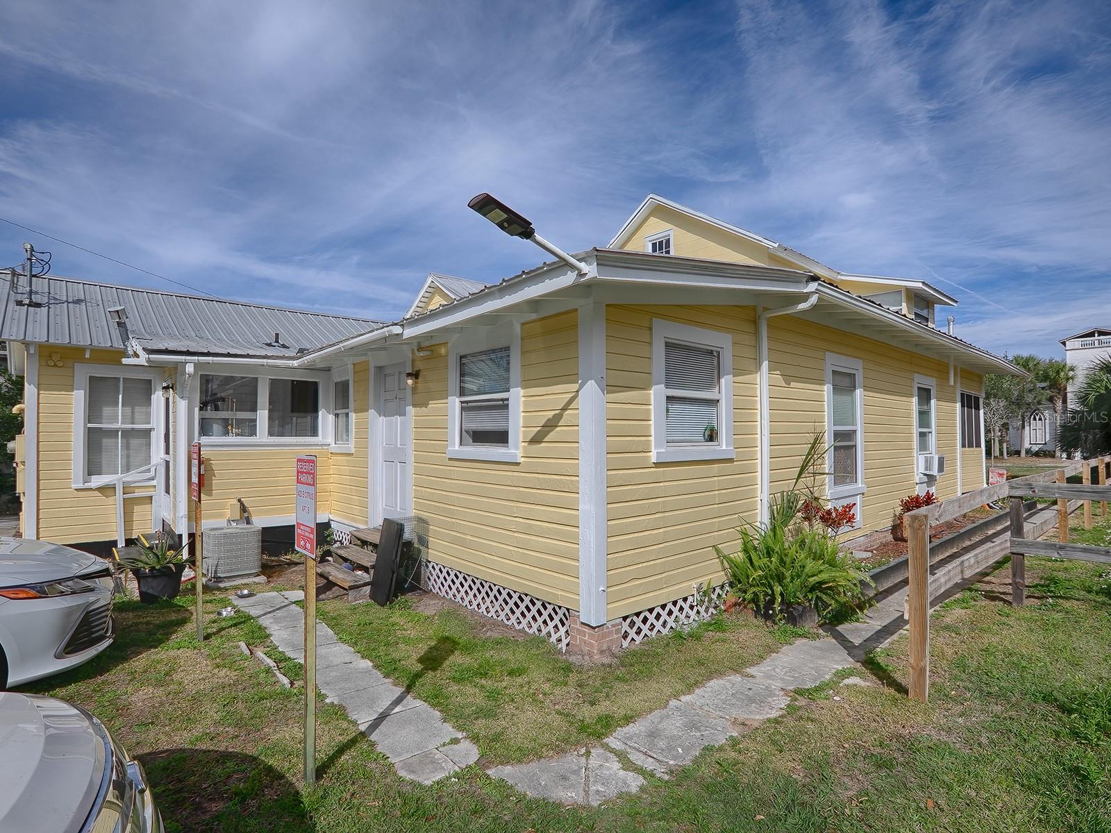 Image 3 of 57 For 422 Citrus Avenue