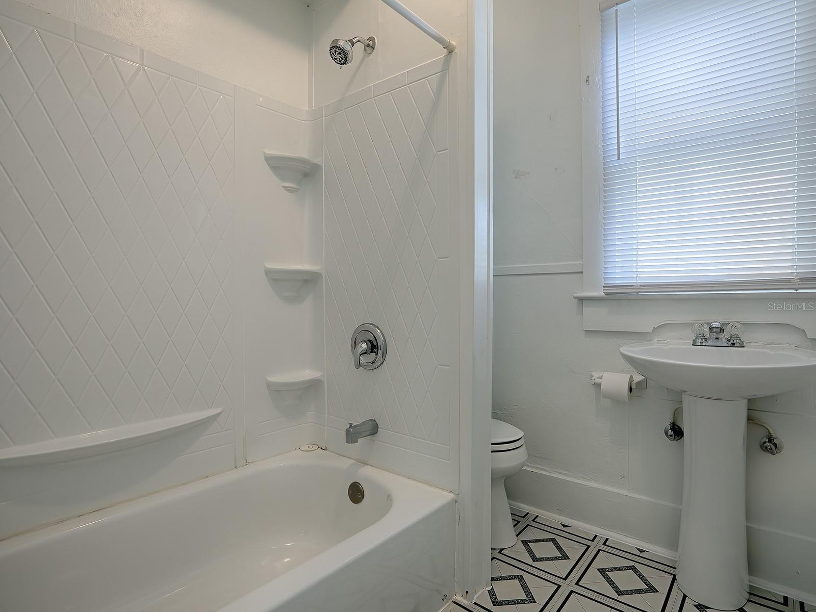 Image 41 of 57 For 422 Citrus Avenue