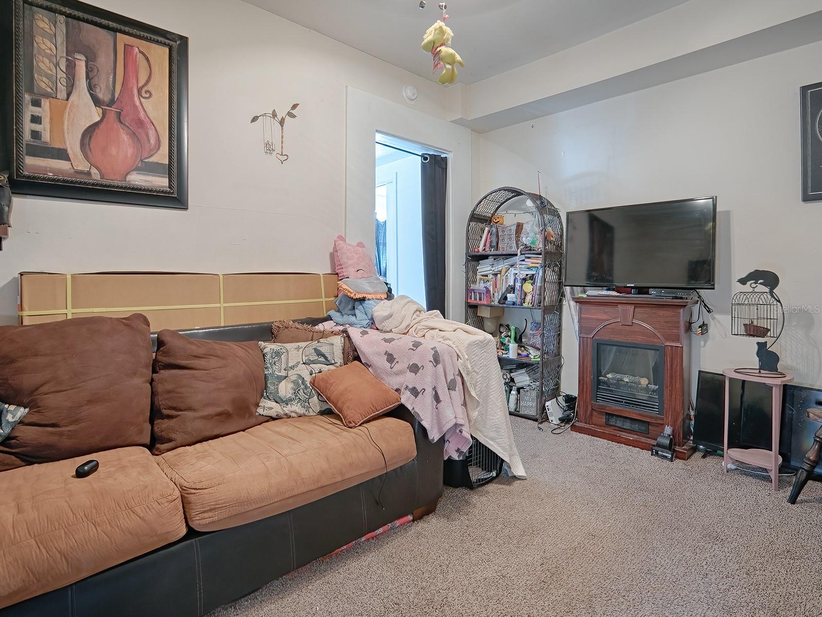 Image 6 of 57 For 422 Citrus Avenue