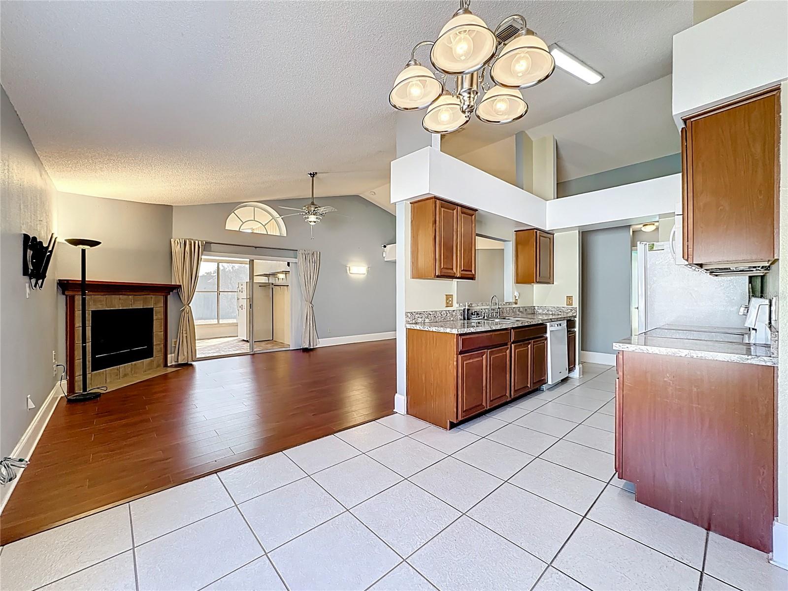 Image 14 of 47 For 3717 Narroline Drive