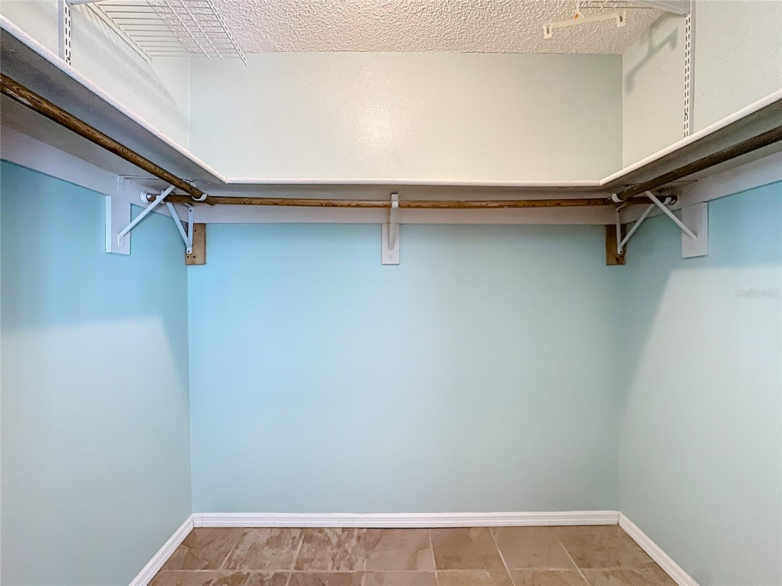 Image 24 of 47 For 3717 Narroline Drive