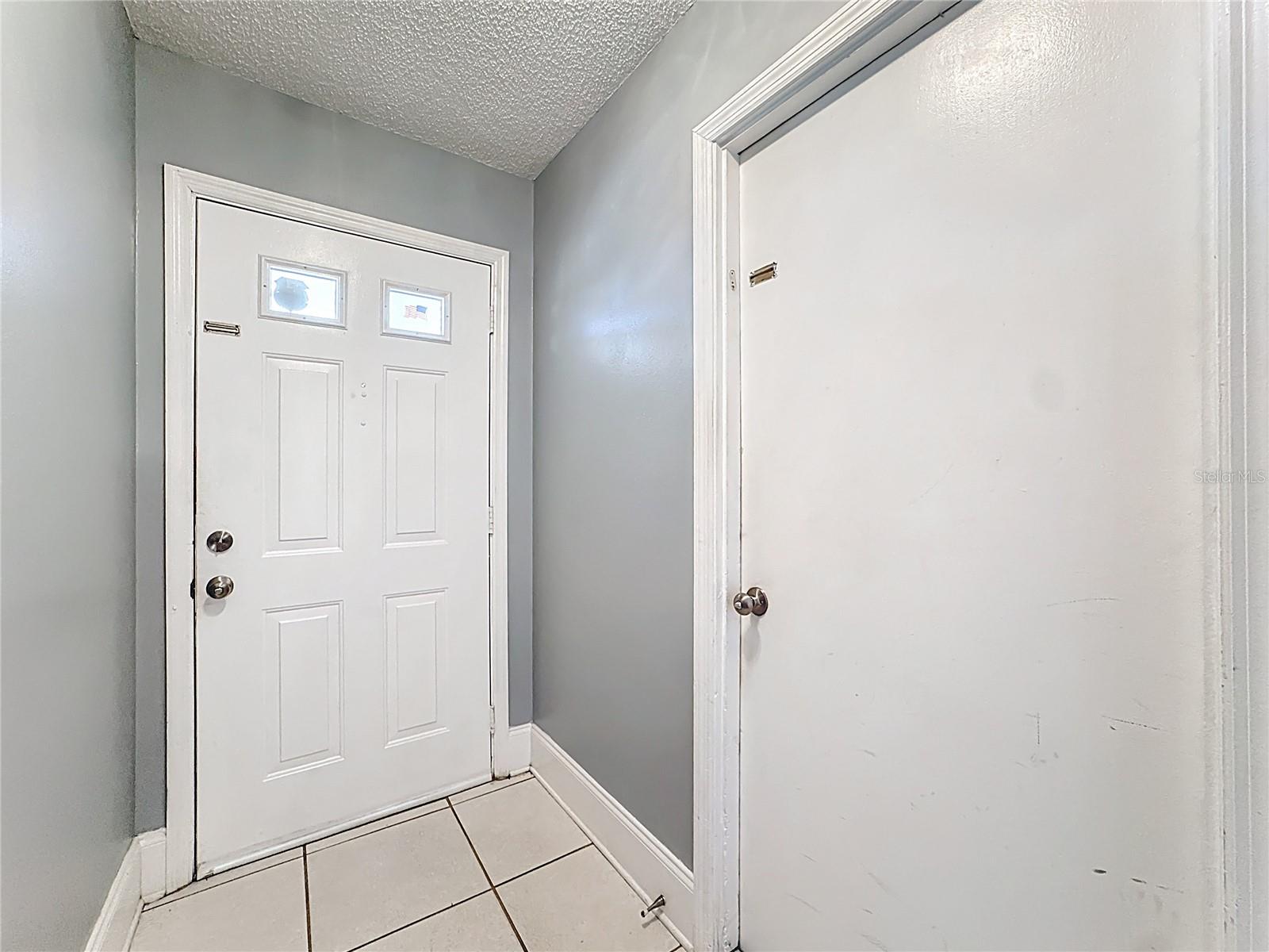 Image 4 of 47 For 3717 Narroline Drive