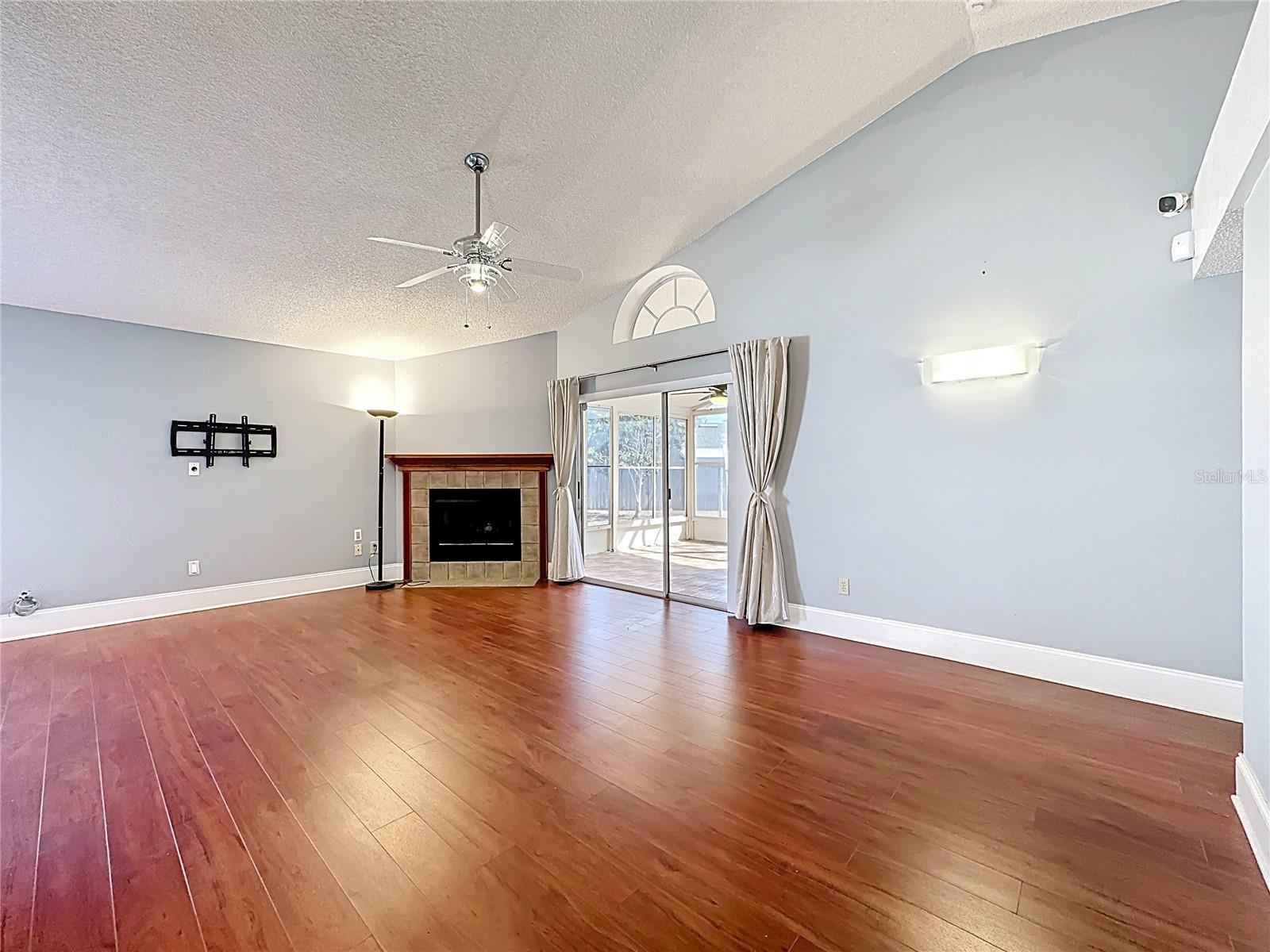 Image 5 of 47 For 3717 Narroline Drive