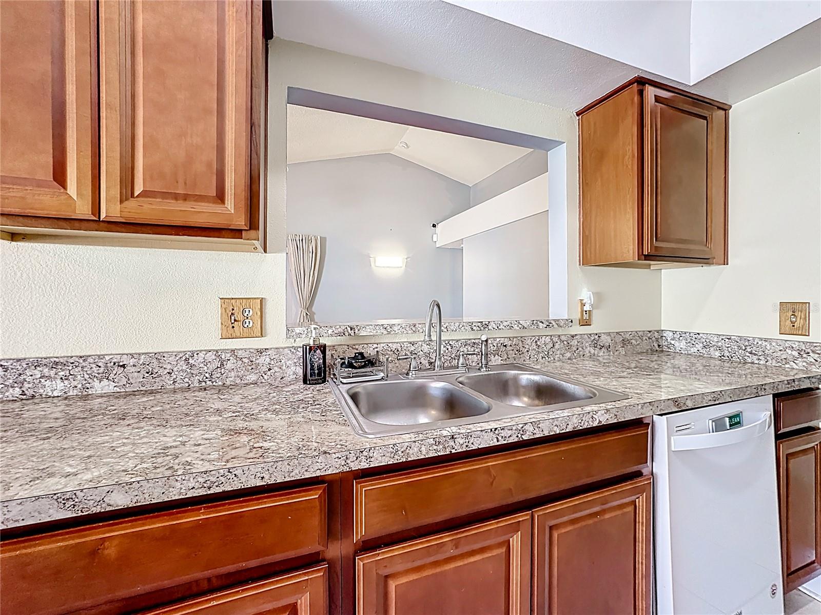 Image 9 of 47 For 3717 Narroline Drive