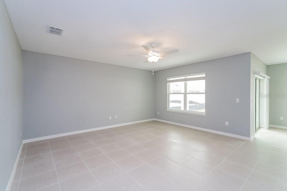 Image 3 of 5 For 3989 Obsidian Drive