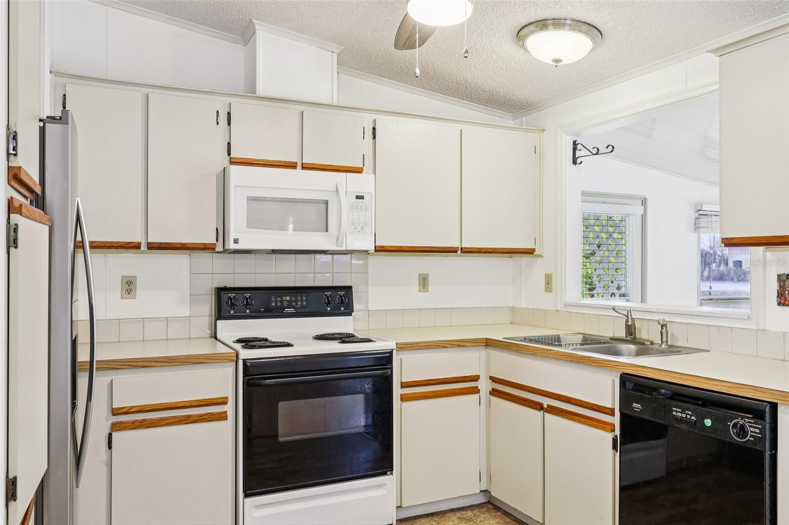 Image 12 of 42 For 1024 Hilltop Road