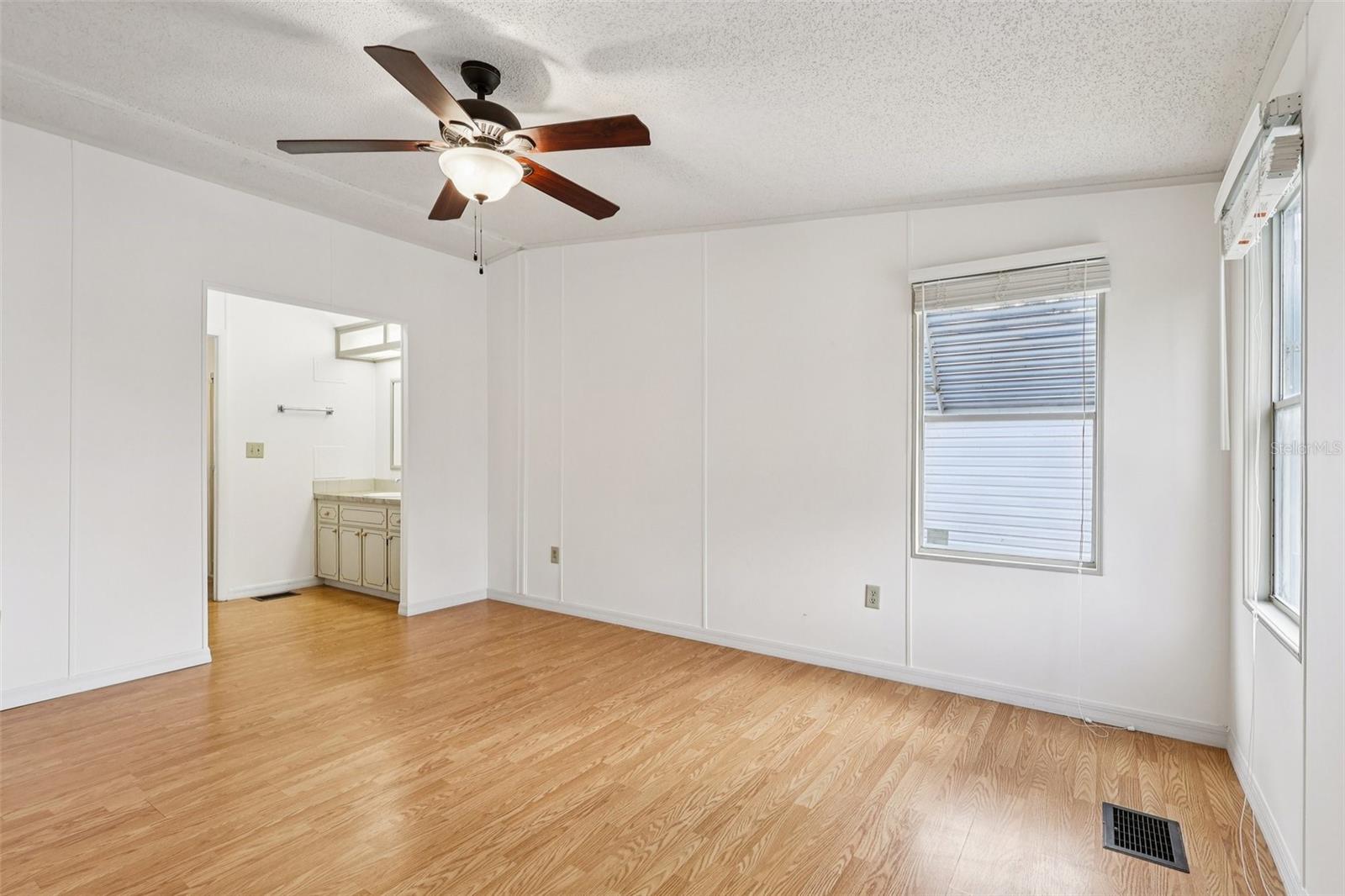 Image 22 of 42 For 1024 Hilltop Road