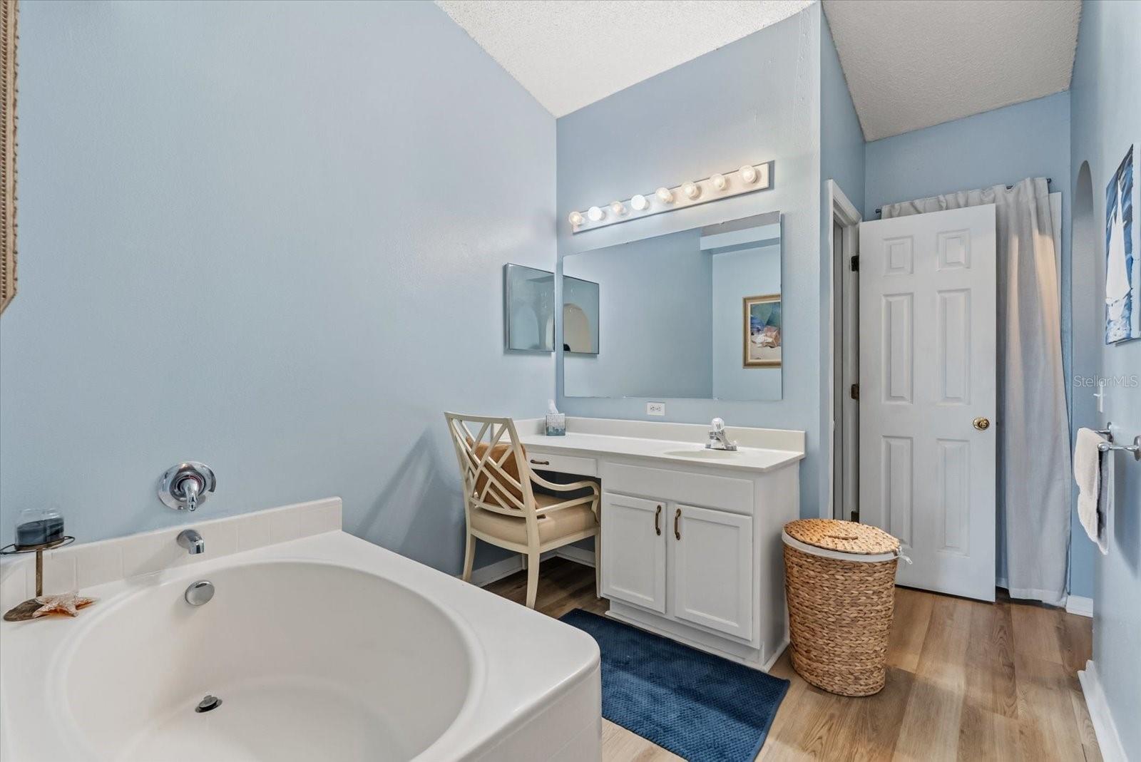 Image 23 of 42 For 1678 Ridgemoor Drive