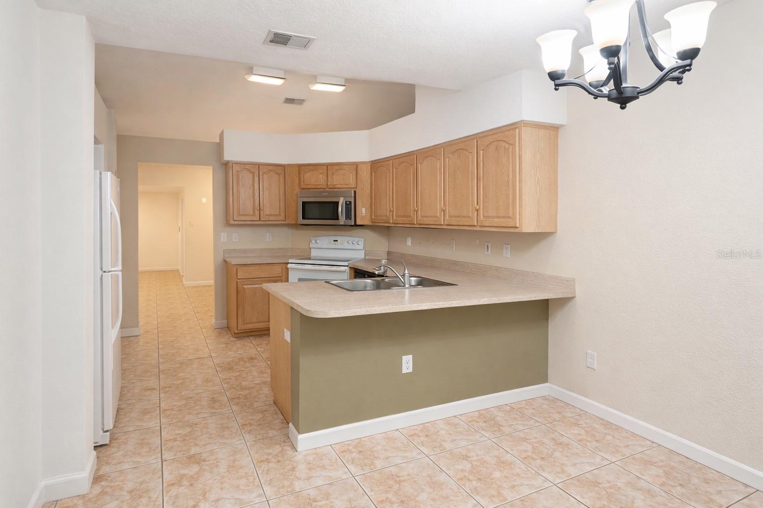 Image 10 of 27 For 1901 Ashley Oaks Court