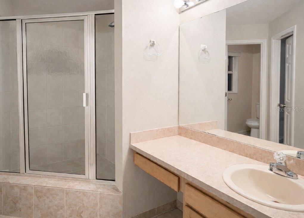 Image 15 of 27 For 1901 Ashley Oaks Court