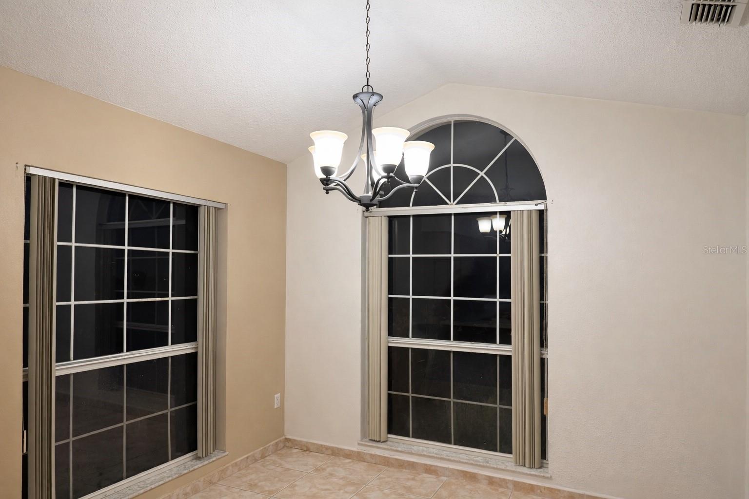 Image 19 of 27 For 1901 Ashley Oaks Court