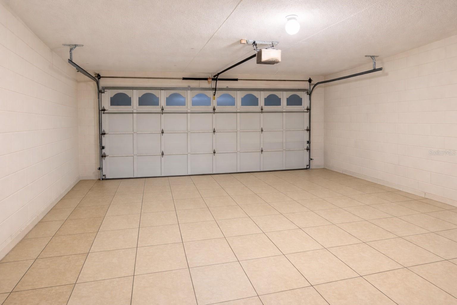 Image 21 of 27 For 1901 Ashley Oaks Court