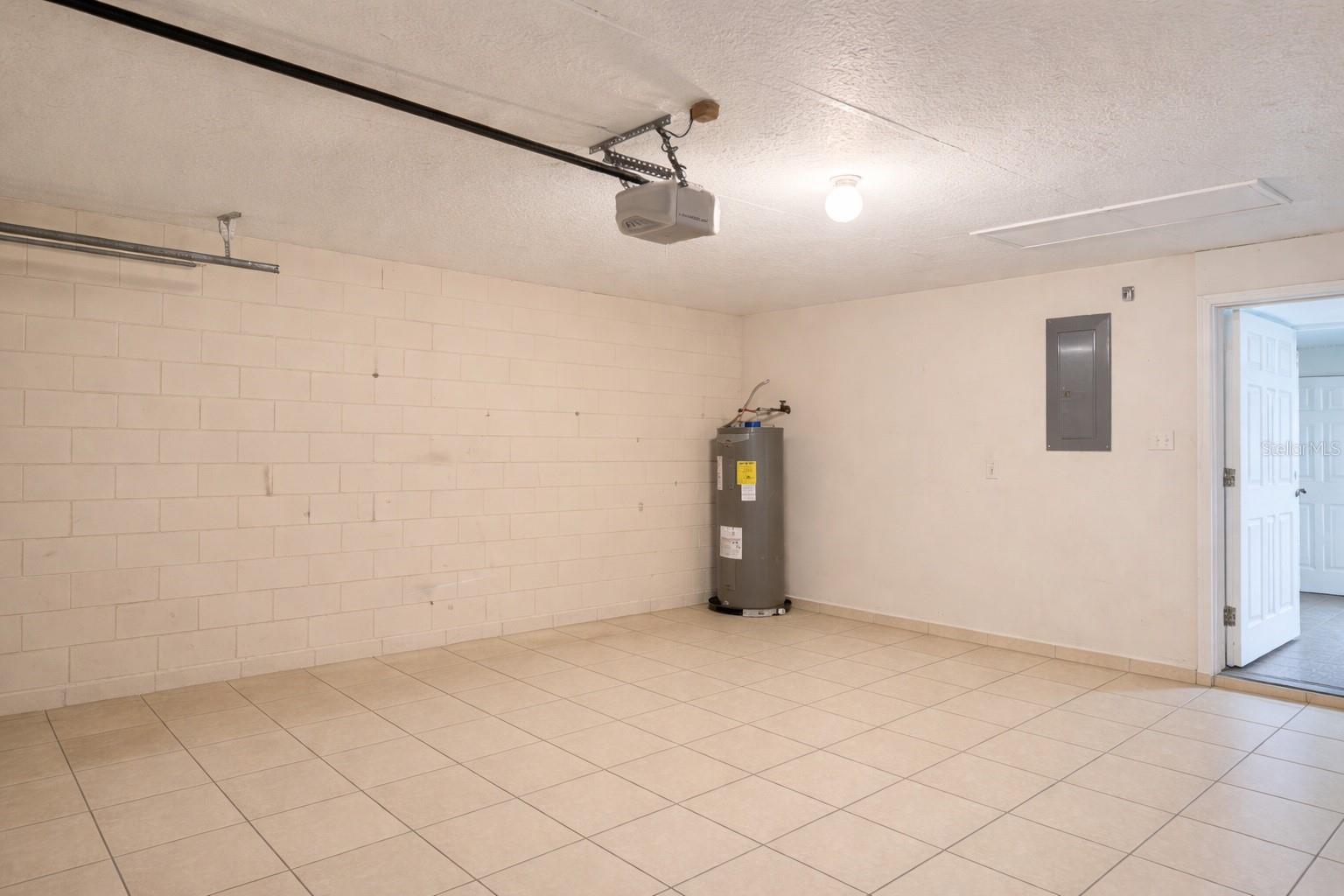 Image 22 of 27 For 1901 Ashley Oaks Court