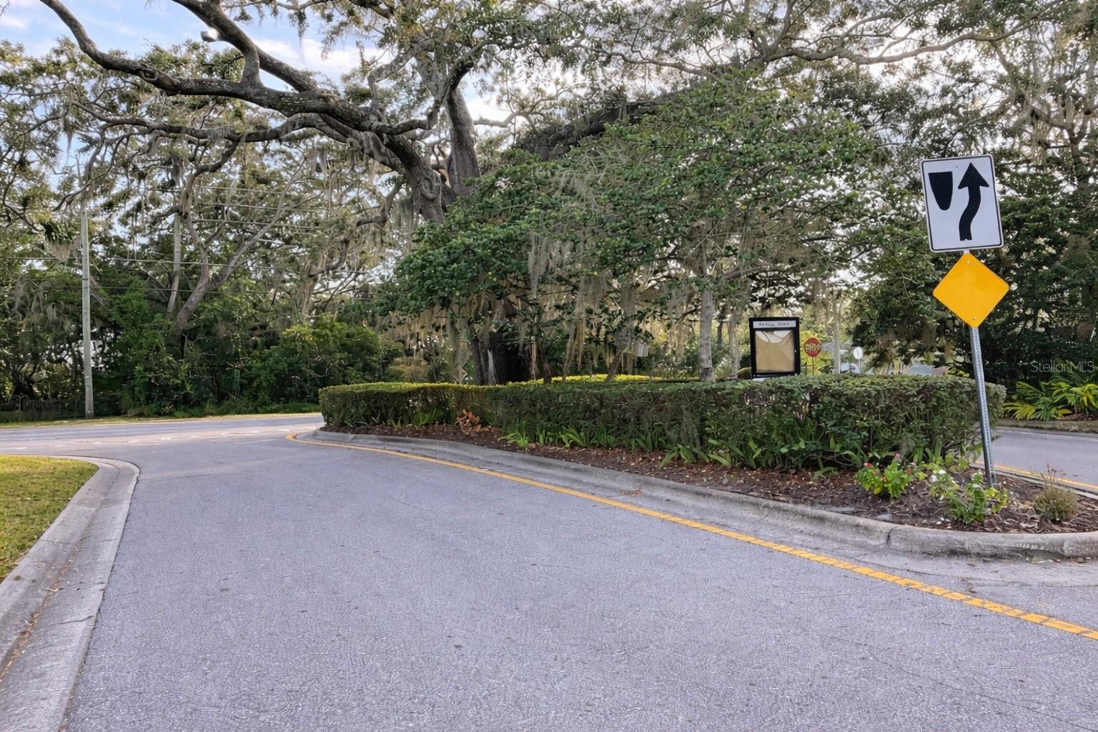 Image 6 of 27 For 1901 Ashley Oaks Court