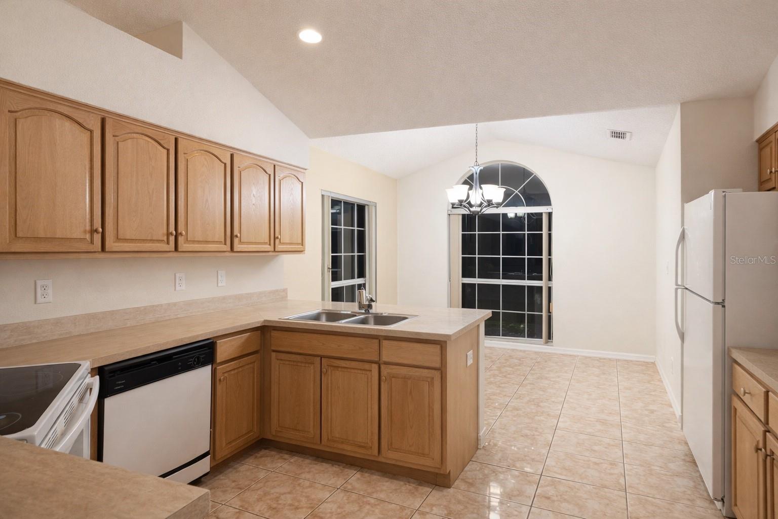 Image 8 of 27 For 1901 Ashley Oaks Court