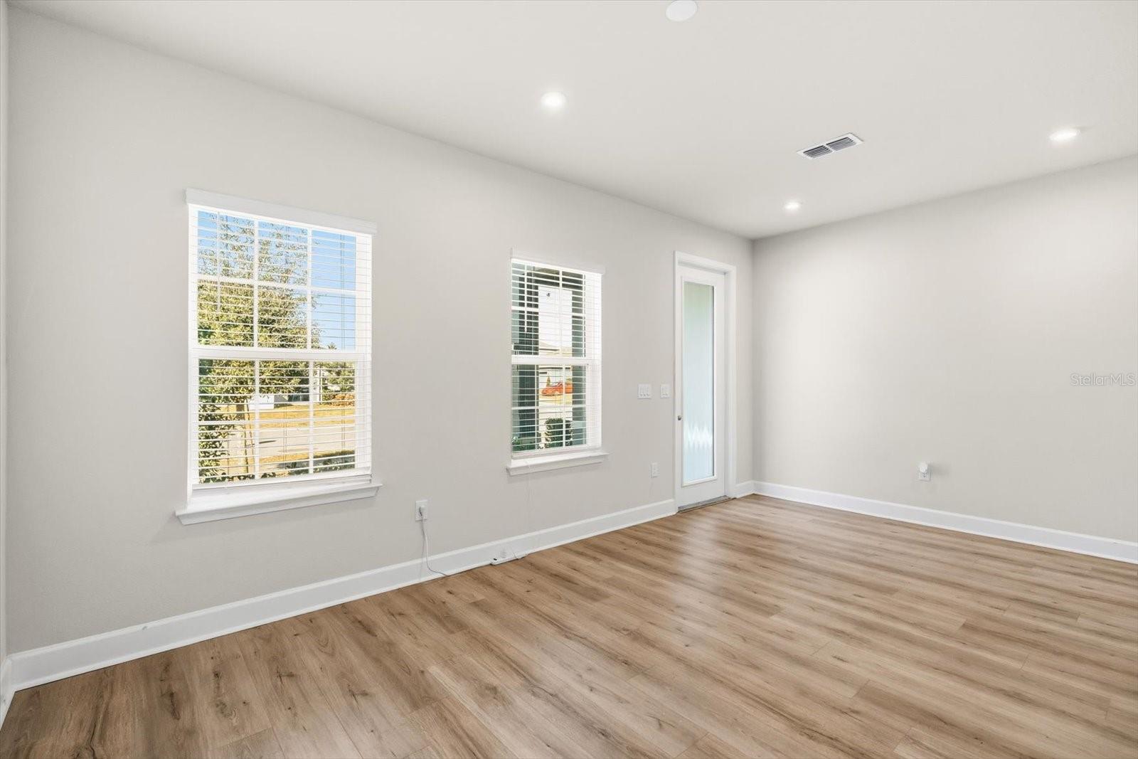 Image 14 of 35 For 1710 Summer Rose Drive