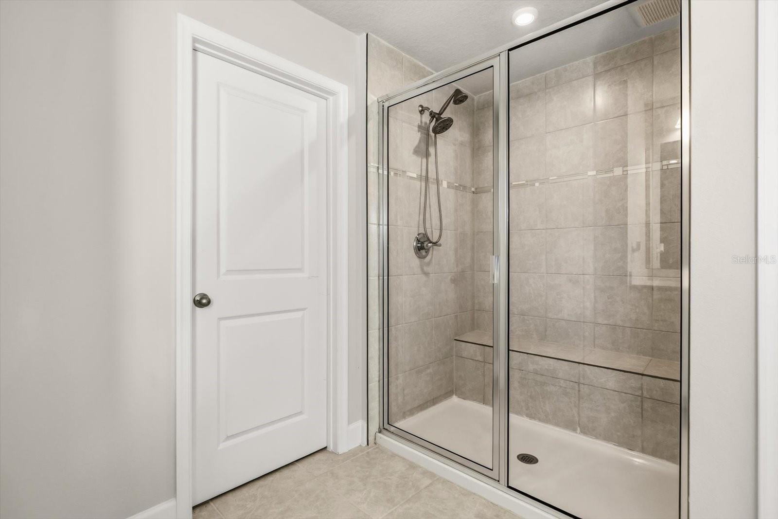 Image 21 of 35 For 1710 Summer Rose Drive