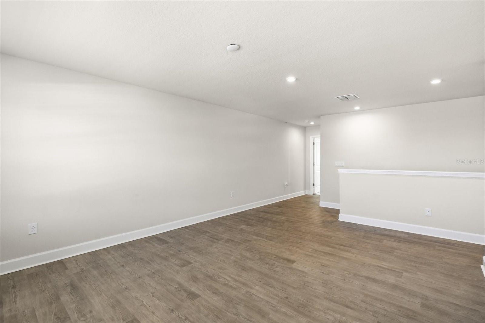 Image 25 of 35 For 1710 Summer Rose Drive