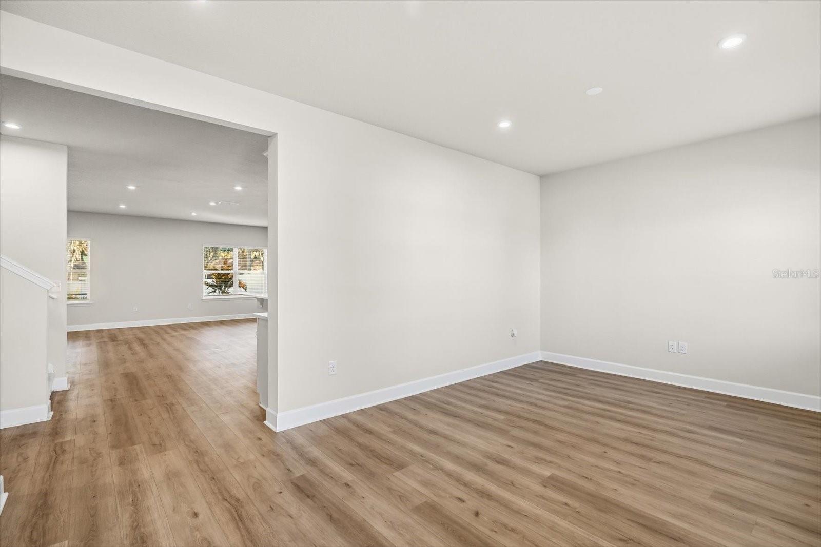 Image 7 of 35 For 1710 Summer Rose Drive