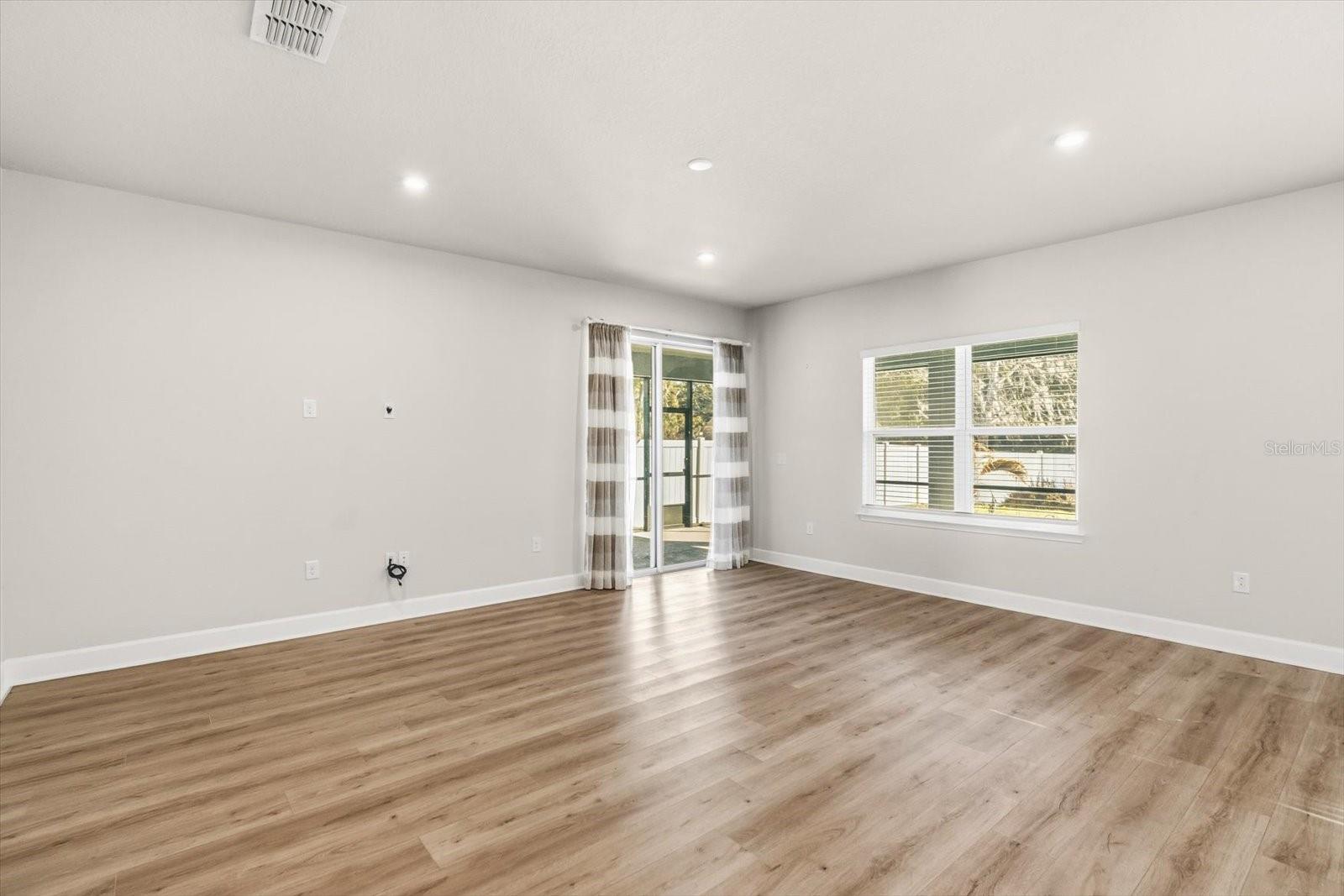 Image 8 of 35 For 1710 Summer Rose Drive