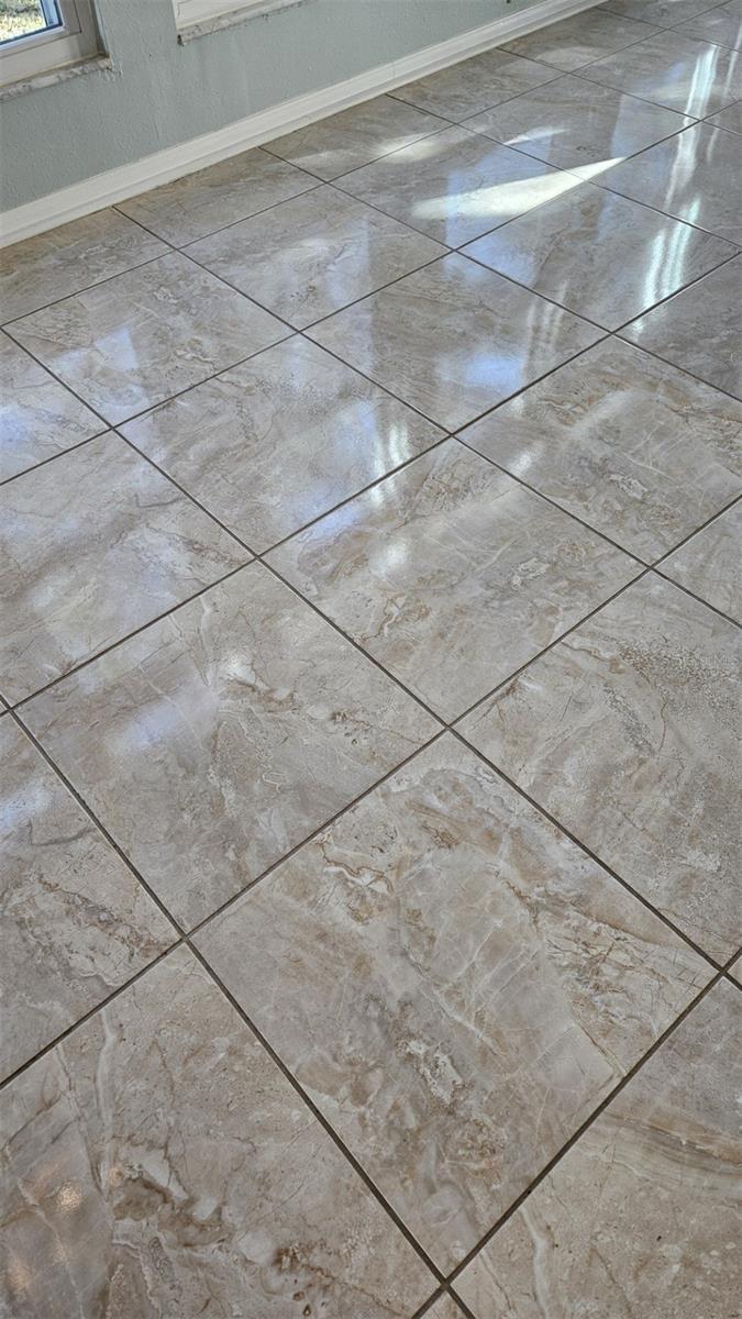 Image 13 of 30 For 933 Oleander Street