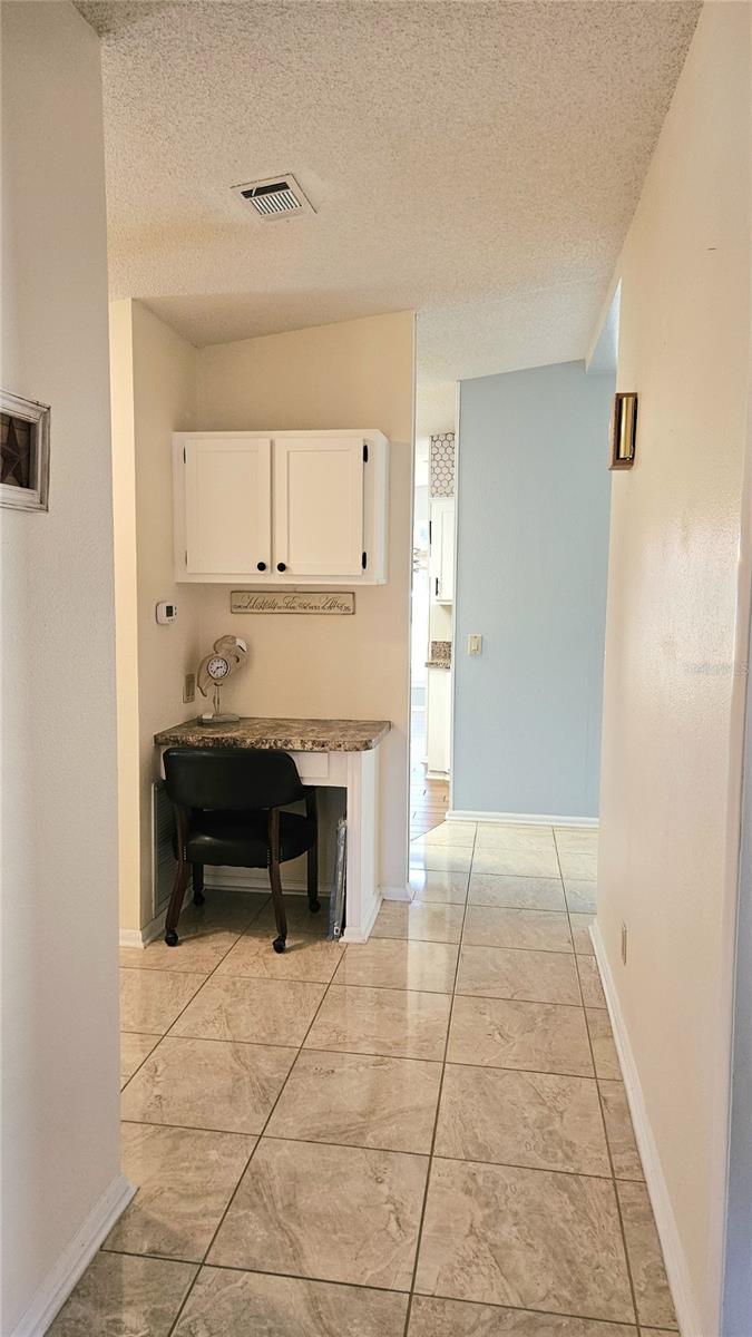 Image 20 of 30 For 933 Oleander Street