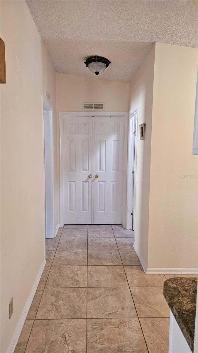 Image 21 of 30 For 933 Oleander Street