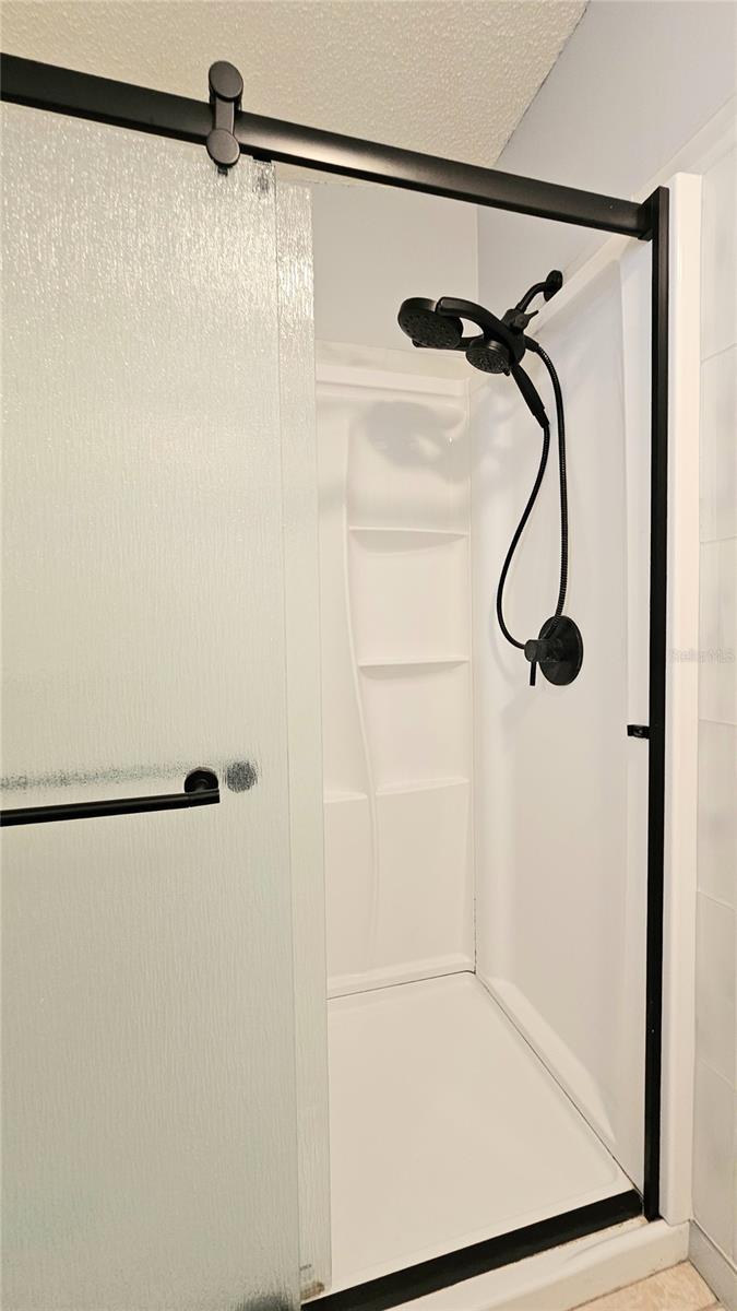 Image 27 of 30 For 933 Oleander Street