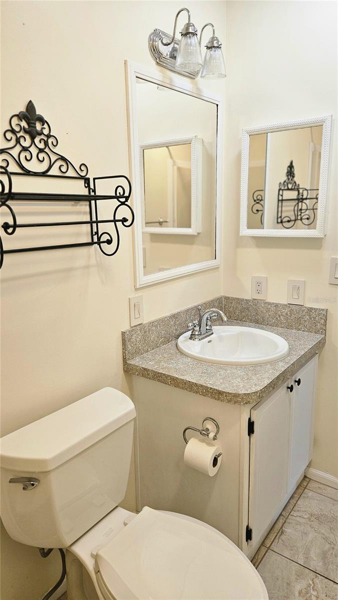 Image 29 of 30 For 933 Oleander Street