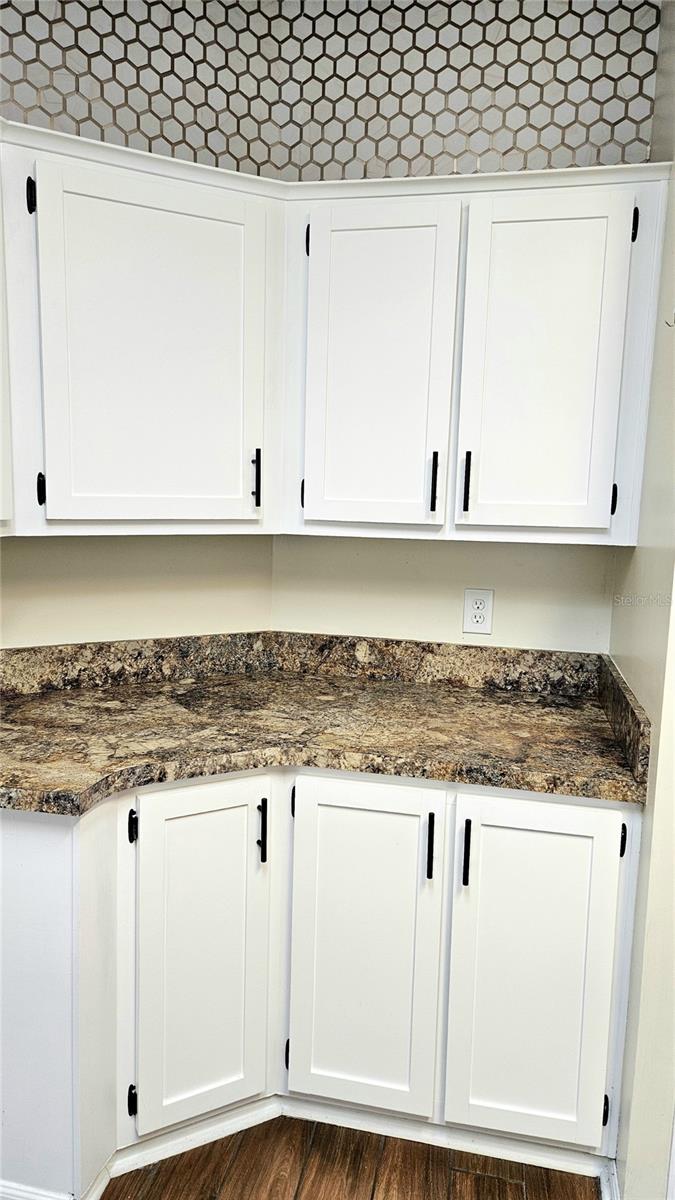 Image 9 of 30 For 933 Oleander Street