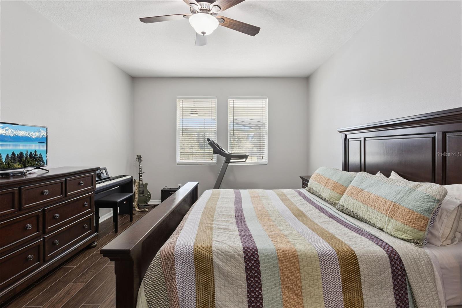 Image 17 of 50 For 2400 Artist Point Court